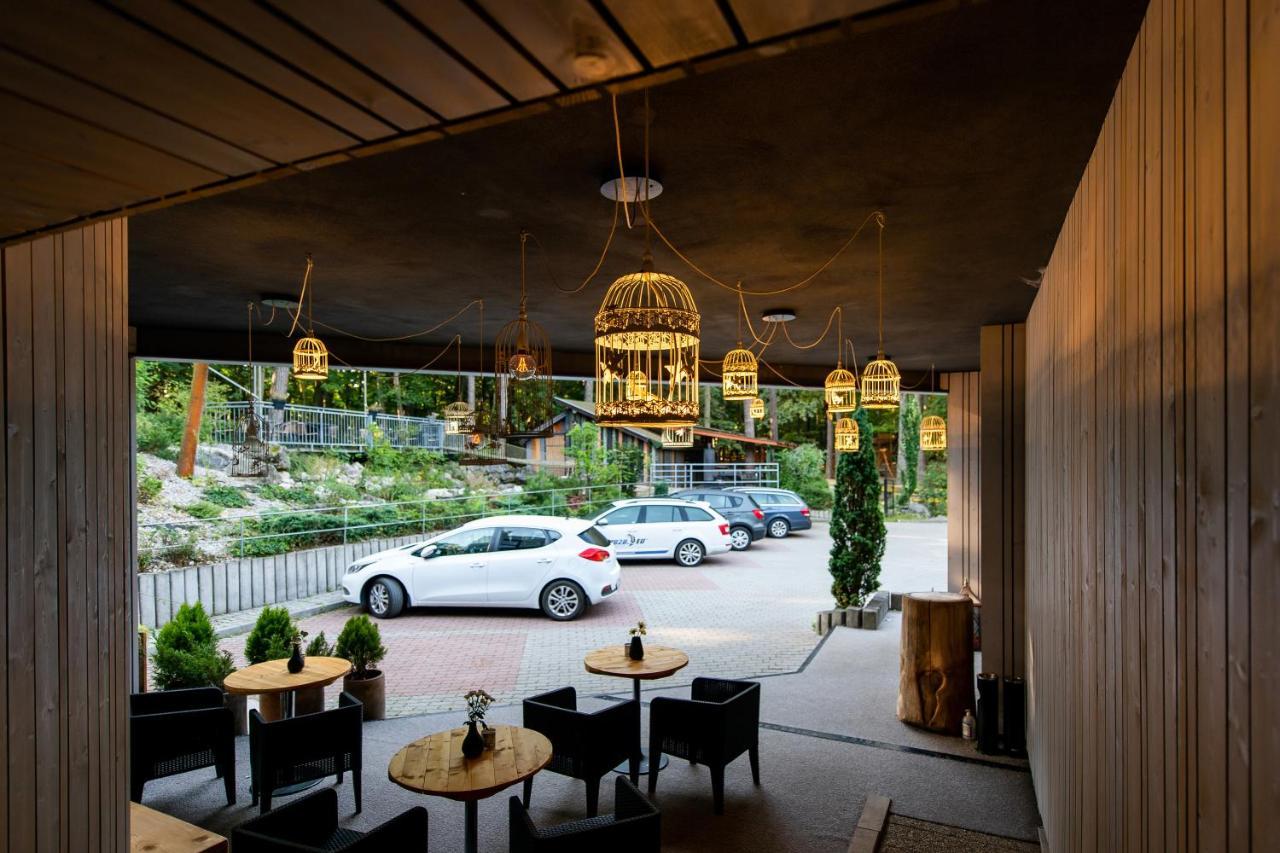 Hotel Veverica Trenčín Extérieur photo